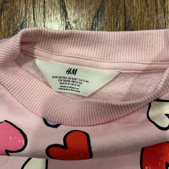 H&M kids heart sweatshirt - Picture 4 of 5